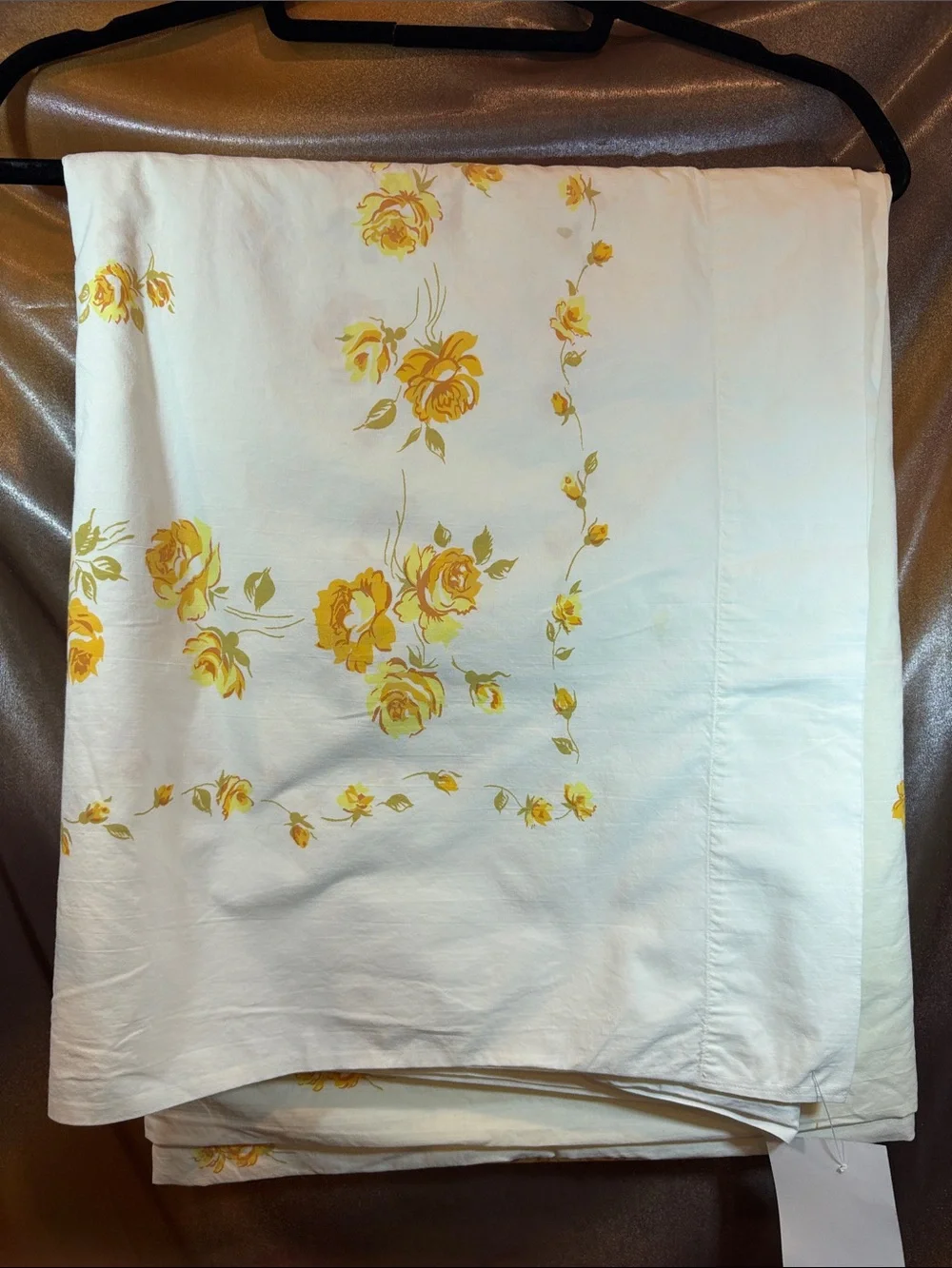 2 Vintage Yellow Rose Floral flat full size Sheets small roses around border 222